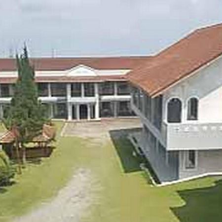 Hotel Puspa Sari Redpartner Ciater Eksteriør billede