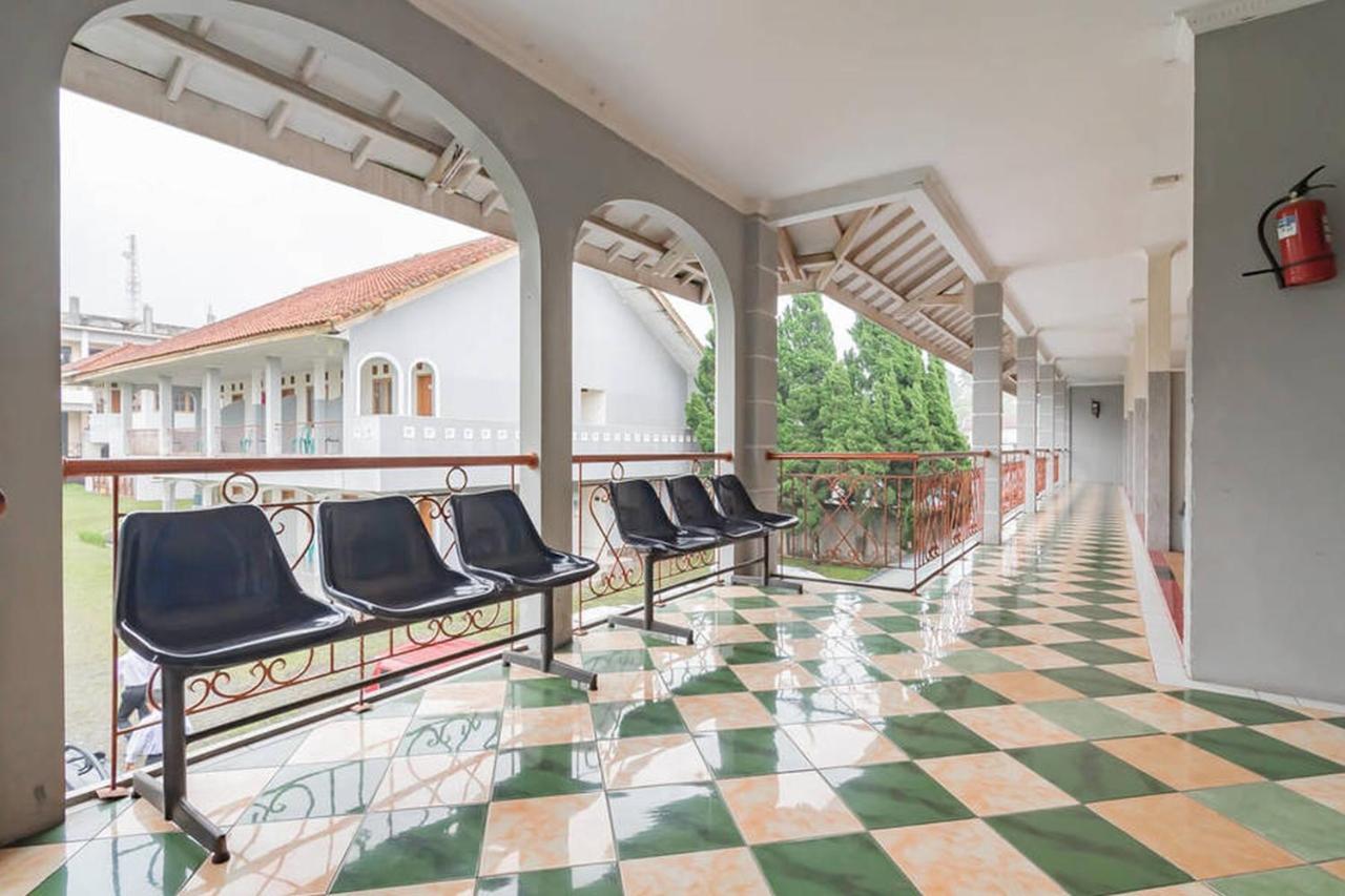 Hotel Puspa Sari Redpartner Ciater Eksteriør billede